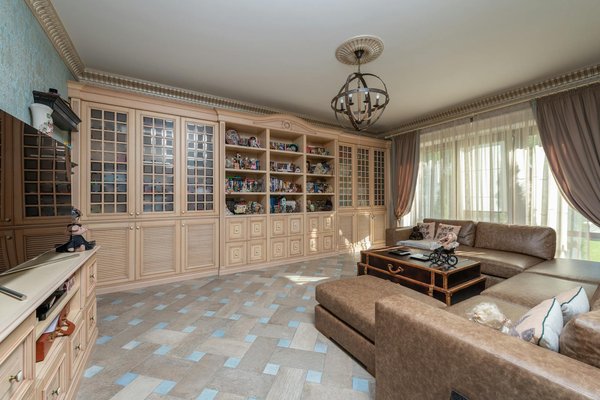 How Can You Transform Your Look with Timeless UK Fashion Accessories?